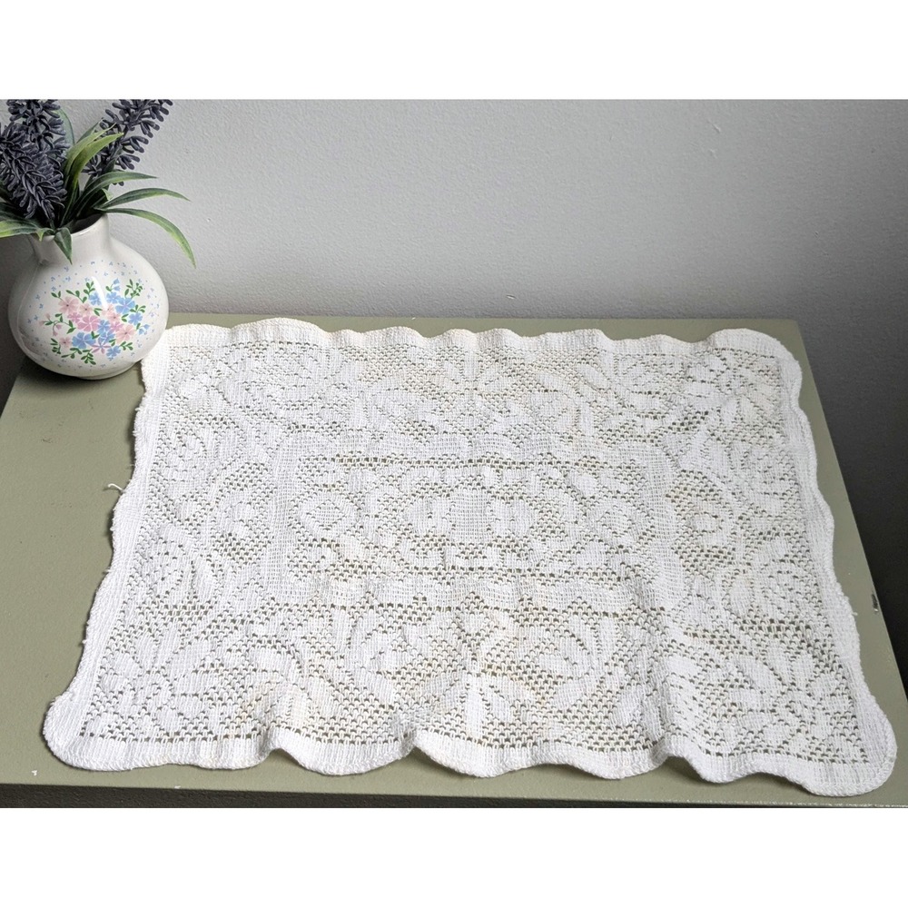 Vintage White Floral Cotton Table Mat Doily Cottage Farmhouse Decor 10x13
